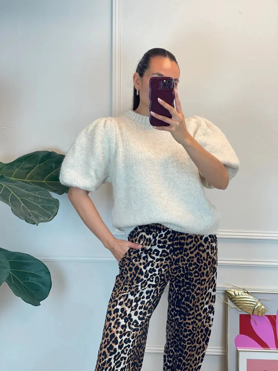 Ambika Faye off white trui met pofmouwen - Afbeelding 2