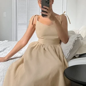Beige Linnen Ibiza Midi Jurk Met Spaghettibandjes
