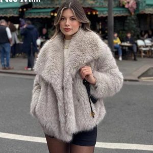 Fluffy Beige Faux Fur Jas