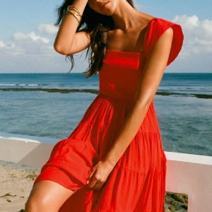 Rode Jurk Met Vlinder mouwen